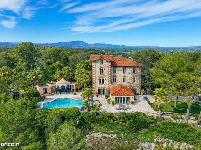 Propriété 27 pièces 921 m²
