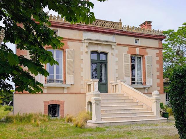 Propriété avec piscine et jardin