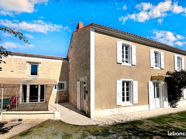 Propriété 8 pièces 296 m²