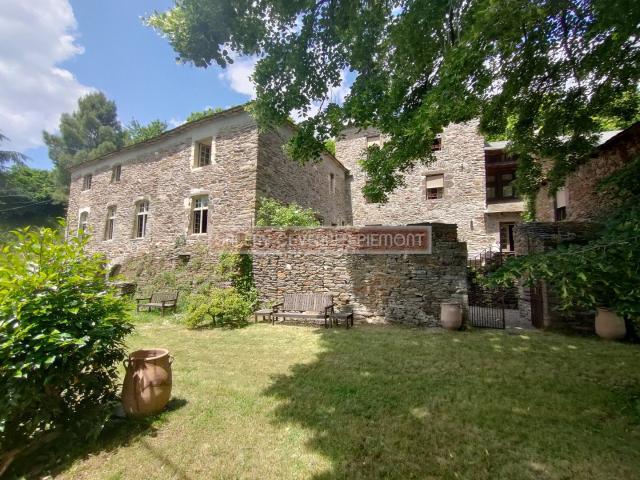 Propriété 300m² Saint Germain De Calberte