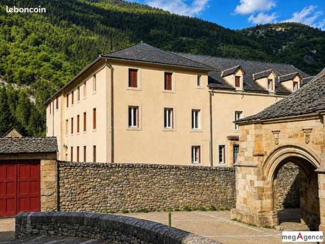 Propriété 30 pièces 1500 m²