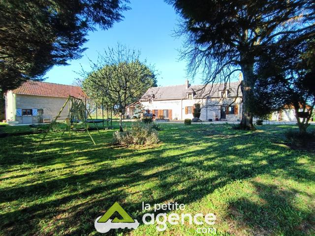 Propriété 315m2 isolée sur son parc de 4000m2