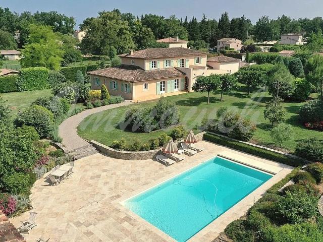 Propriété 320 m² à Callian, piscine, 5 chambres