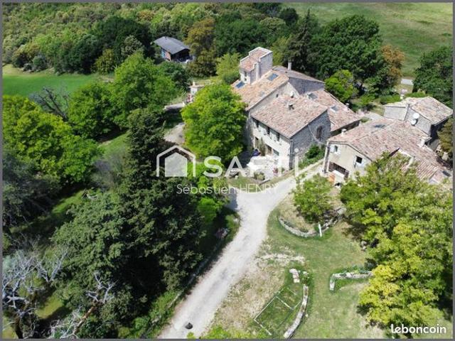 Propriété 32 pièces 800 m²