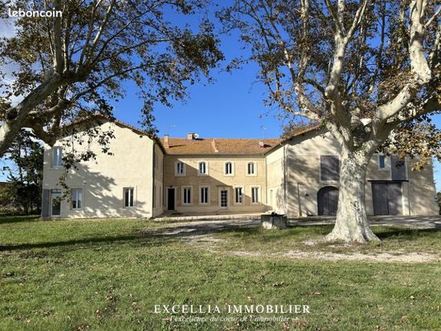 Propriété 35 pièces 1240 m²