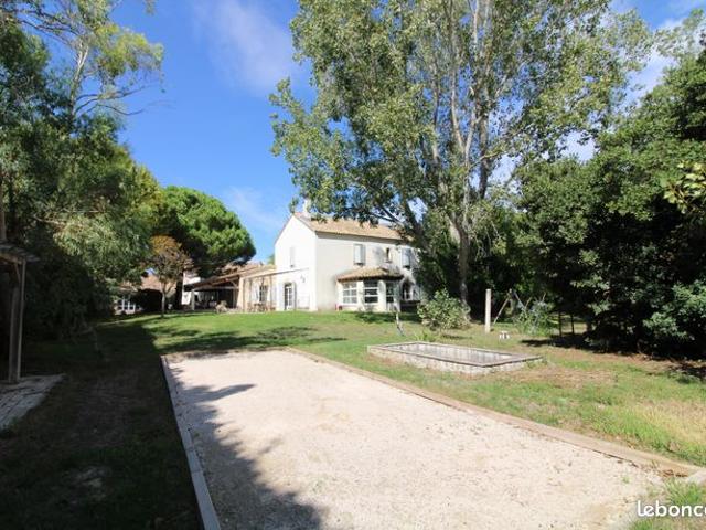 Propriété 35 pièces 800 m²