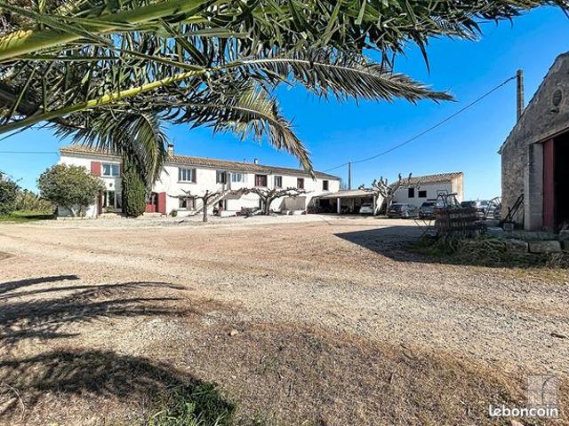 Propriété 391 m² GENERAC
