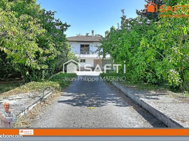 Propriété 7 pièces 102 m²