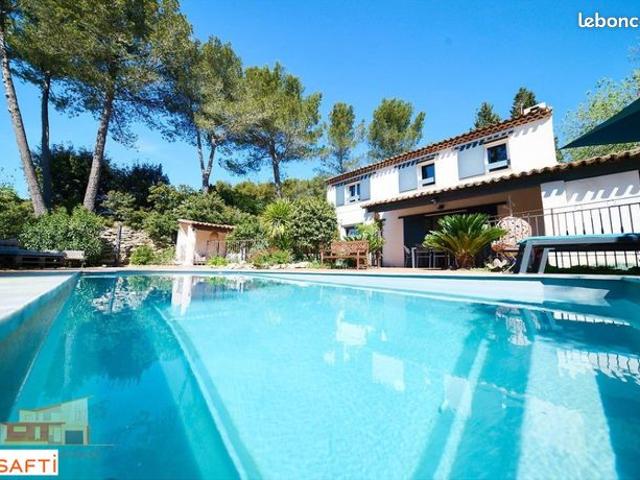 Propriété 7 pièces 119 m²