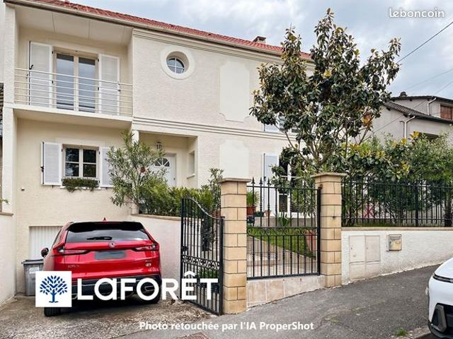 Propriété 7 pièces 128 m²