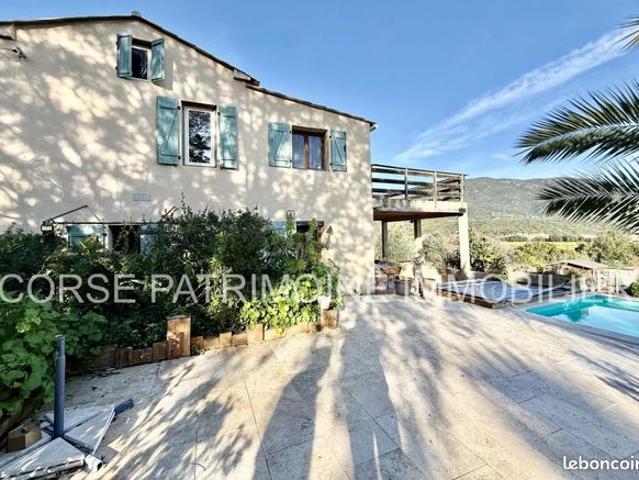 Propriété 7 pièces 120 m²