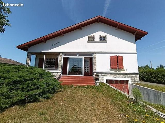 Propriété 7 pièces 121 m²