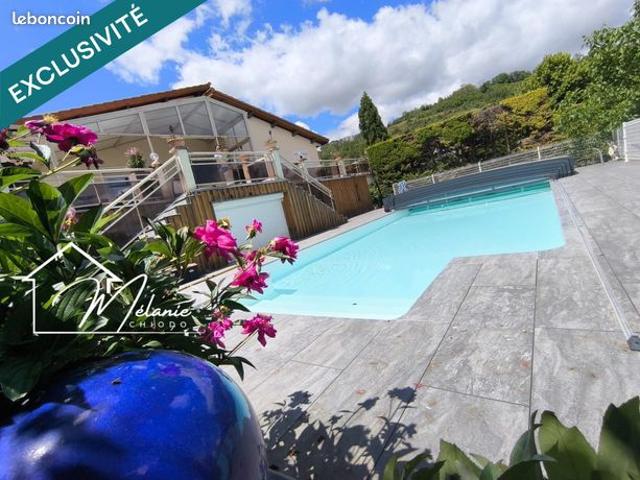 Propriété 7 pièces 122 m²