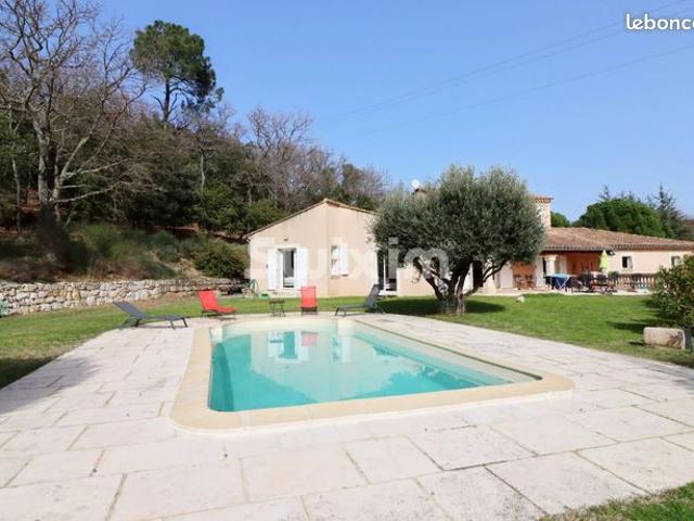 Propriété 7 pièces 135 m²