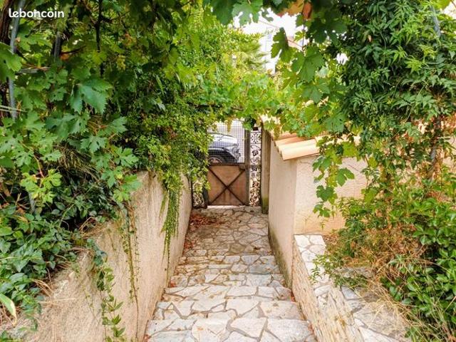 Propriété 7 pièces 136 m²