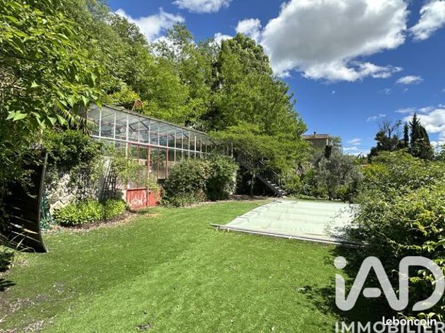 Propriété 7 pièces 139 m²