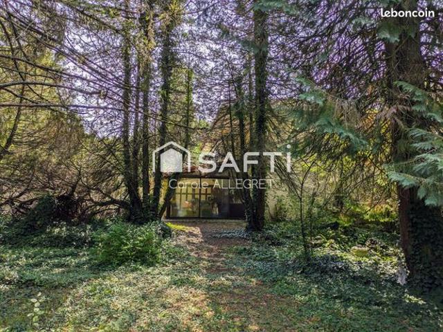 Propriété 7 pièces 130 m²