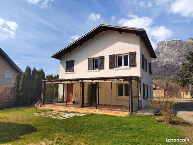 Propriété 7 pièces 131 m²