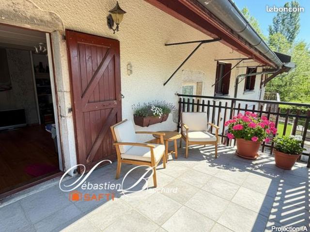 Propriété 7 pièces 144 m²