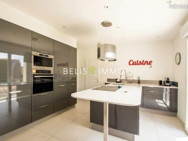 Propriété 7 pièces 145 m²