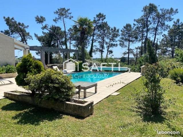 Propriété 7 pièces 145 m²