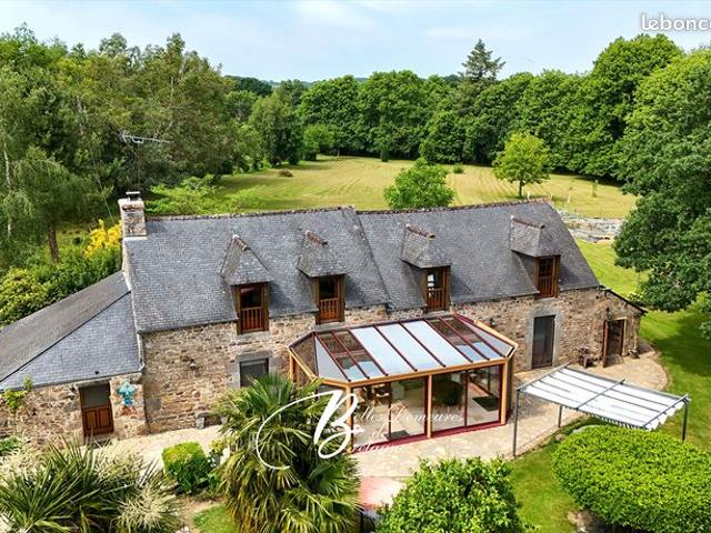 Propriété 7 pièces 145 m²