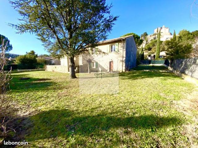 Propriété 7 pièces 146 m²