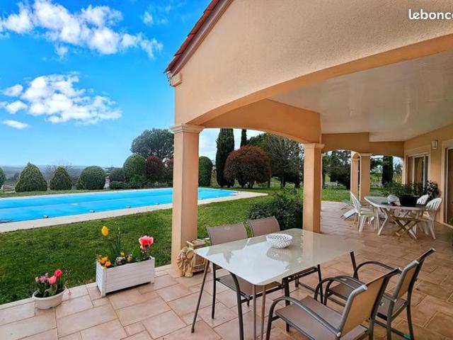 Propriété 7 pièces 148 m²