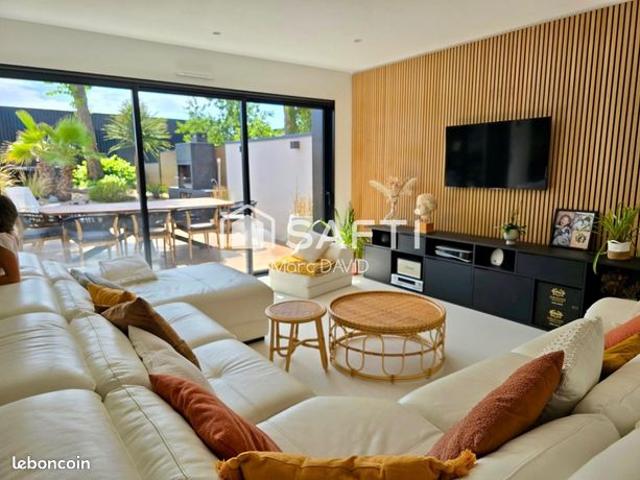 Propriété 7 pièces 148 m²