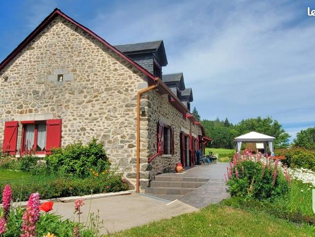 Propriété 7 pièces 148 m²