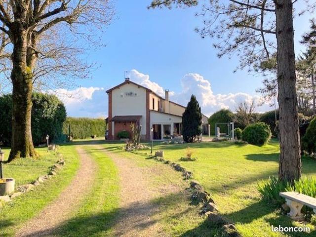 Propriété 7 pièces 148 m²