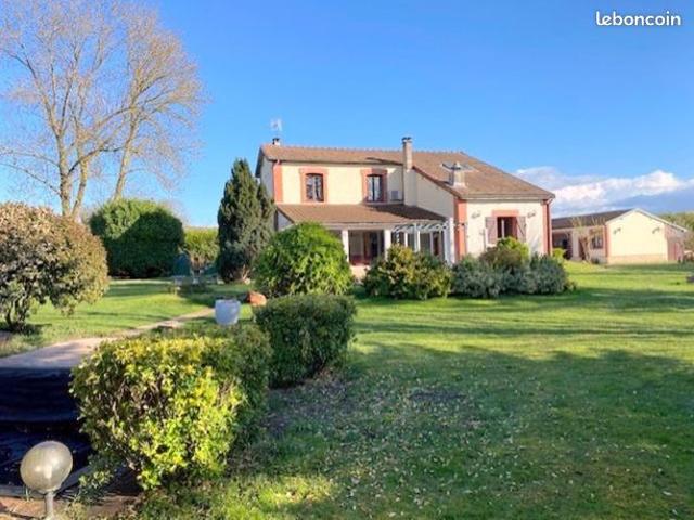 Propriété 7 pièces 148 m²