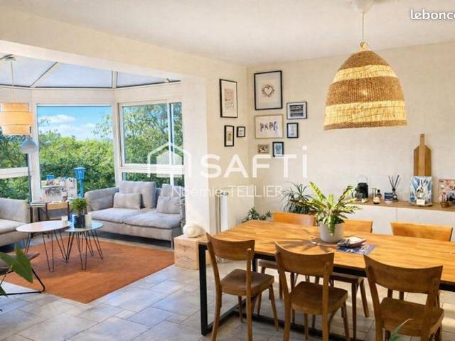 Propriété 7 pièces 148 m²