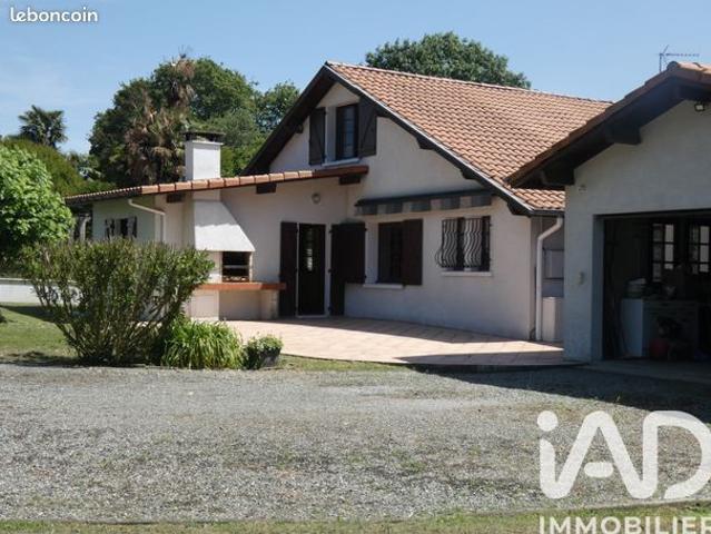 Propriété 7 pièces 149 m²