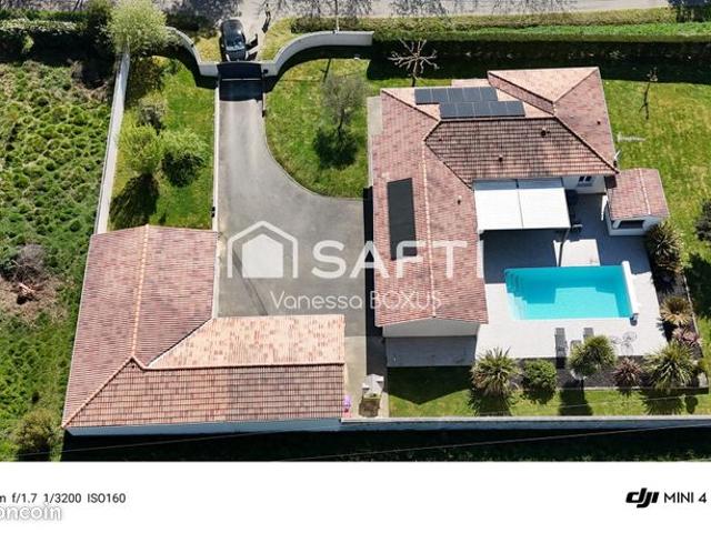 Propriété 7 pièces 149 m²