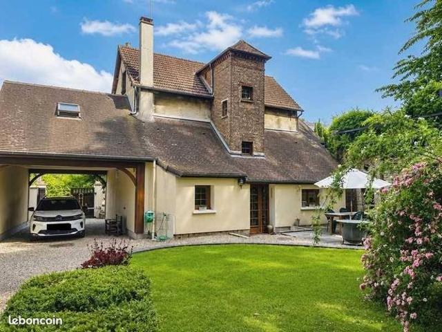 Propriété 7 pièces 140 m²