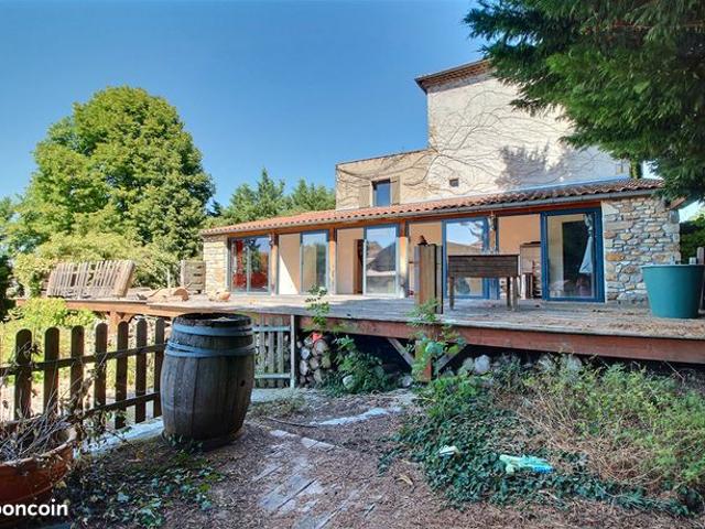 Propriété 7 pièces 140 m²
