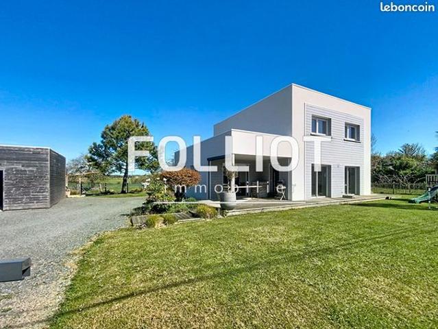 Propriété 7 pièces 141 m²