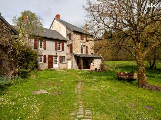 Propriété 7 pièces 142 m²