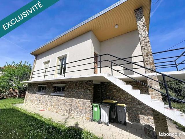 Propriété 7 pièces 142 m²