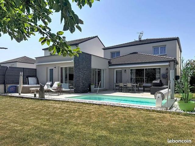 Propriété 7 pièces 142 m²