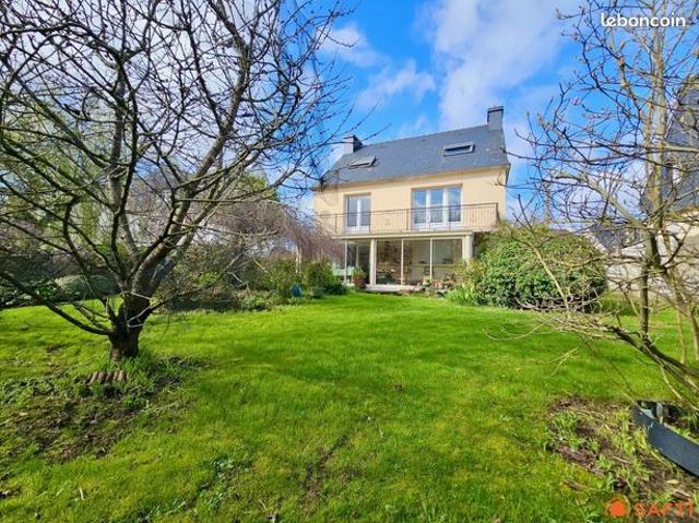 Propriété 7 pièces 142 m²