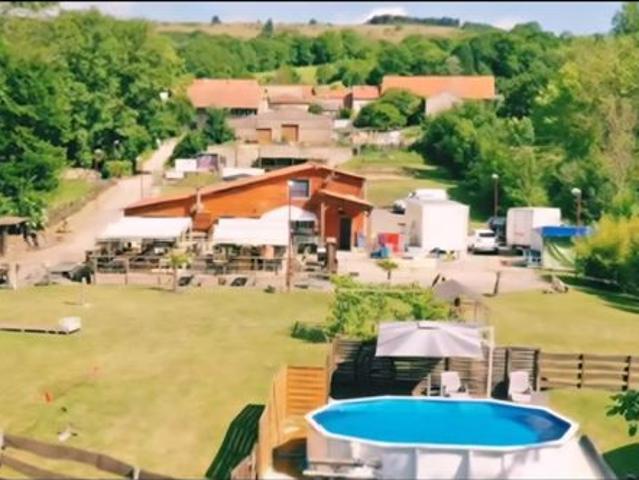 Propriété 7 pièces 143 m²