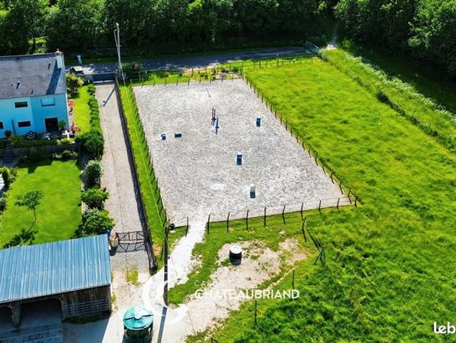 Propriété 7 pièces 143 m²