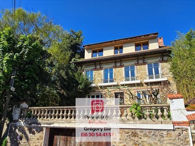 Propriété 7 pièces 143 m²