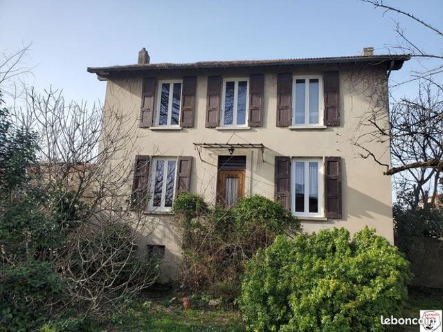 Propriété 7 pièces 143 m²