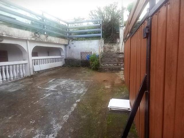 Propriété 7 pièces 143 m²