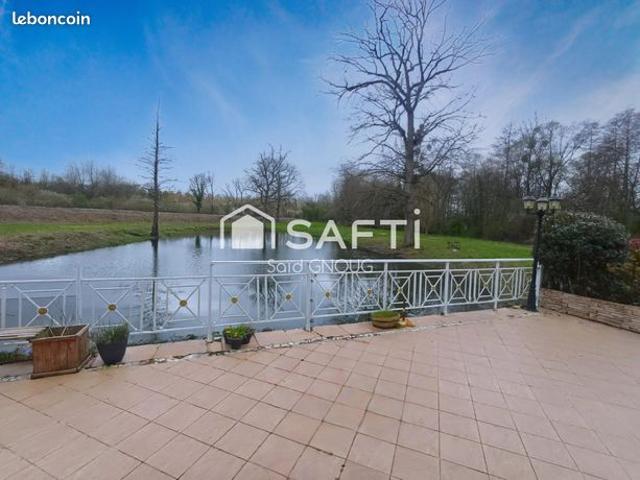 Propriété 7 pièces 143 m²