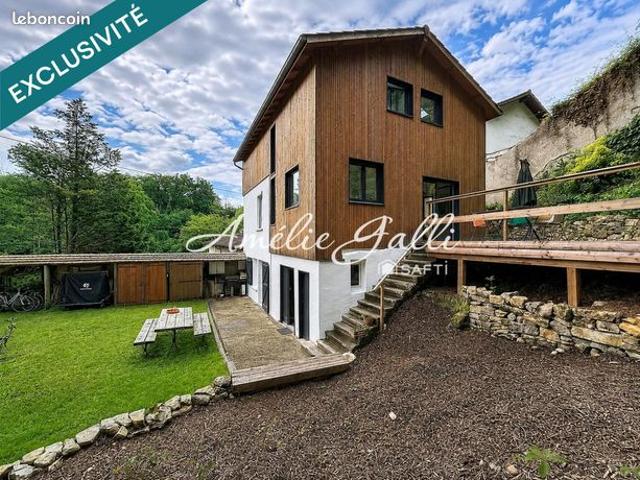 Propriété 7 pièces 154 m²