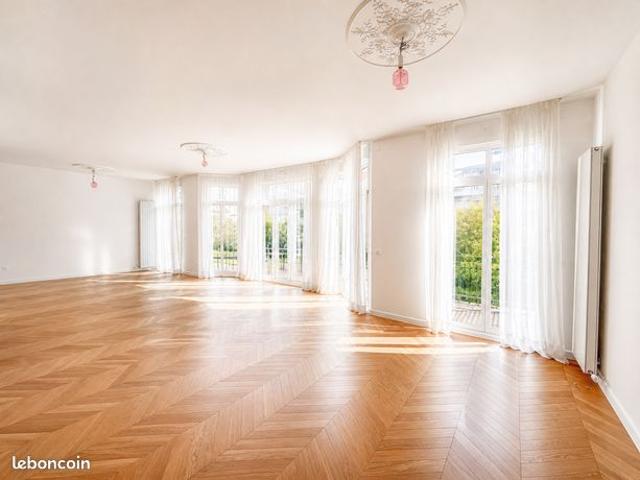 Propriété 7 pièces 155 m²